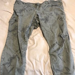 Kut from the Kloth Palm Frond Jegging